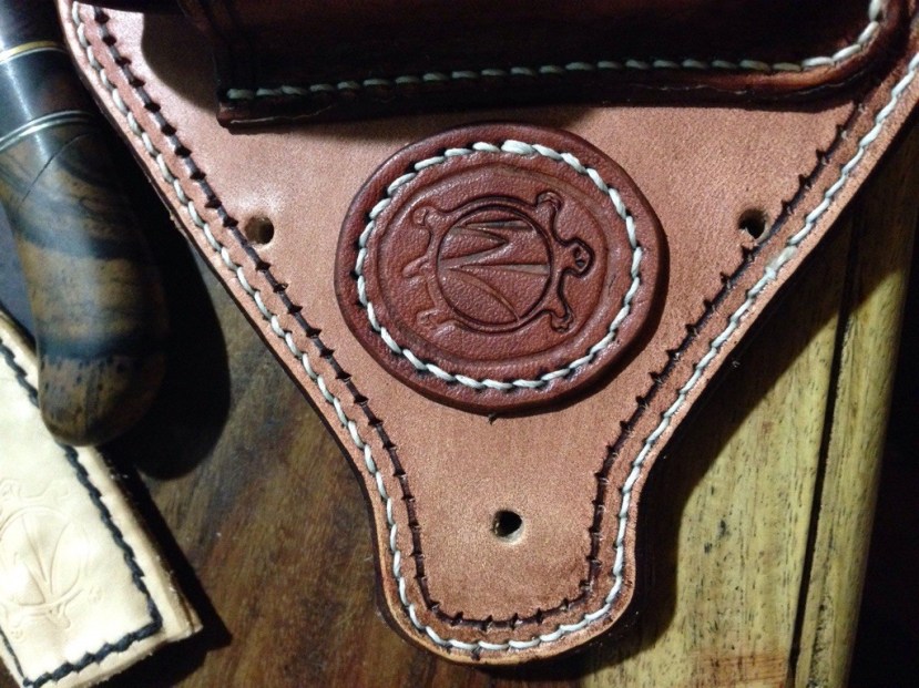 couture Stitching logo turtle