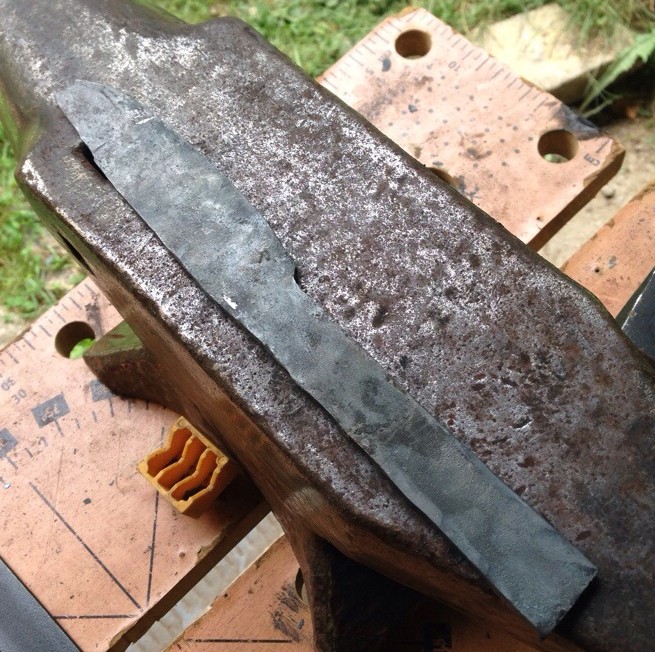 ebauche et dégagement du ricasso